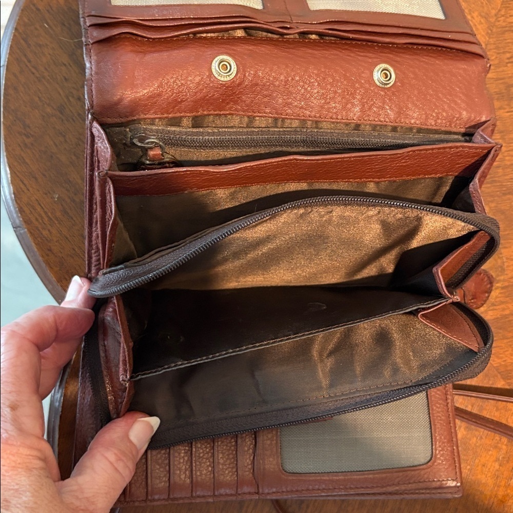 Brighton Vintage wallet on strap Crossbody bag leather brown Croc tooled GUC - Picture 13 of 17